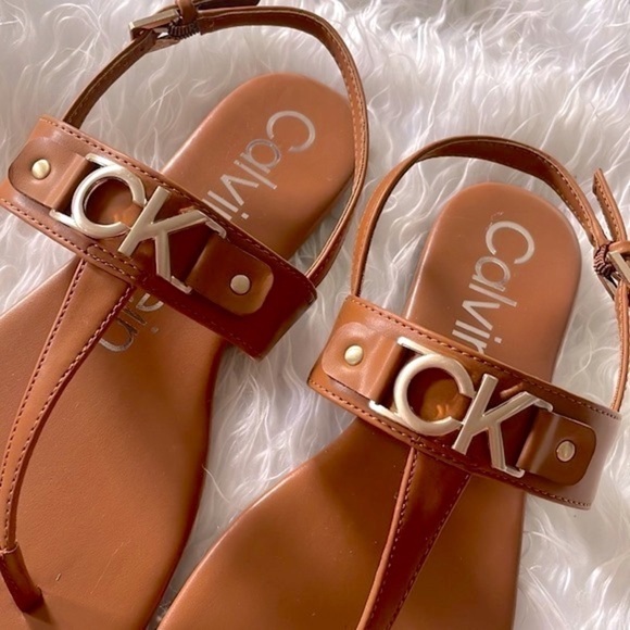 Brand New Calvin Klein Cognac Ankle Strap Thong Sandals Gold Tone Metal Logo - Picture 4 of 12